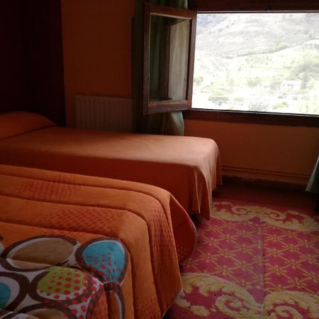 Hostal Del Tajo Пералехос-де-лас-Тручас Экстерьер фото