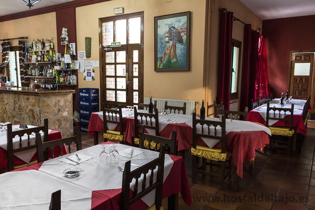 Hostal Del Tajo Пералехос-де-лас-Тручас Экстерьер фото