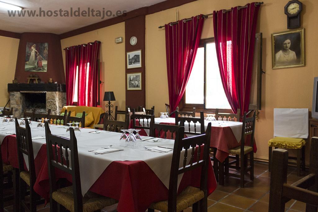 Hostal Del Tajo Пералехос-де-лас-Тручас Экстерьер фото