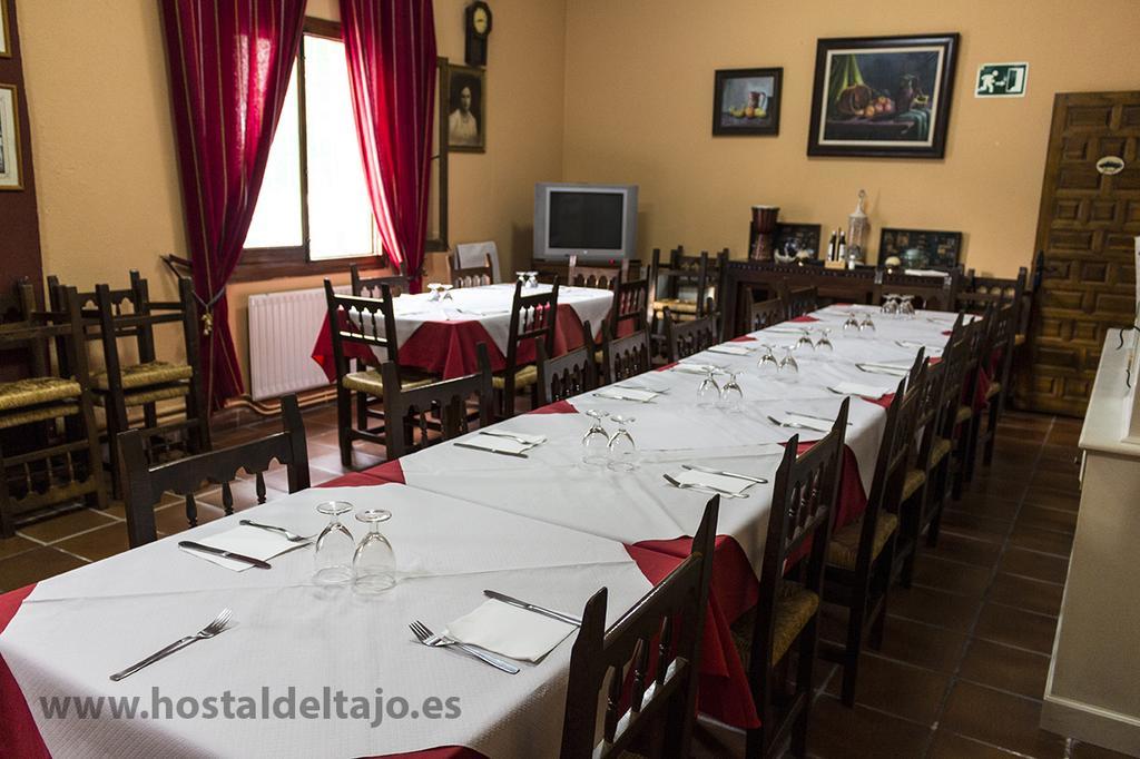 Hostal Del Tajo Пералехос-де-лас-Тручас Экстерьер фото