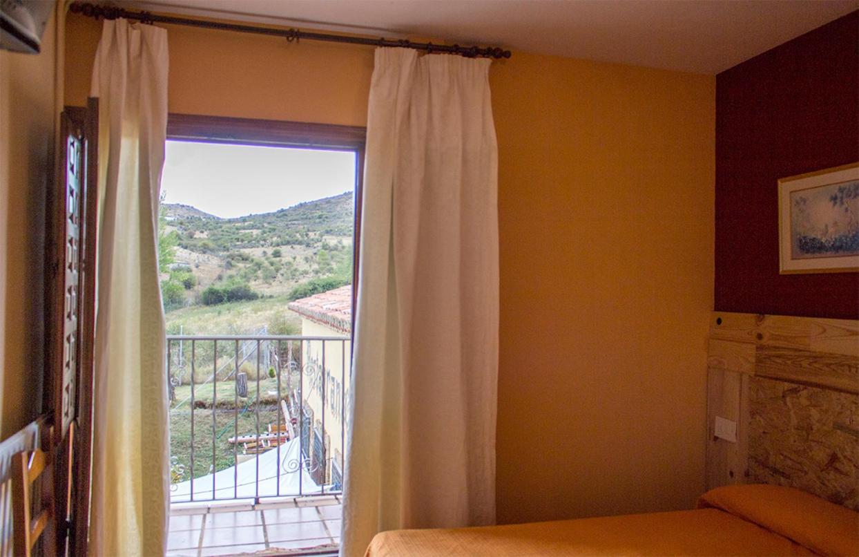 Hostal Del Tajo Пералехос-де-лас-Тручас Экстерьер фото