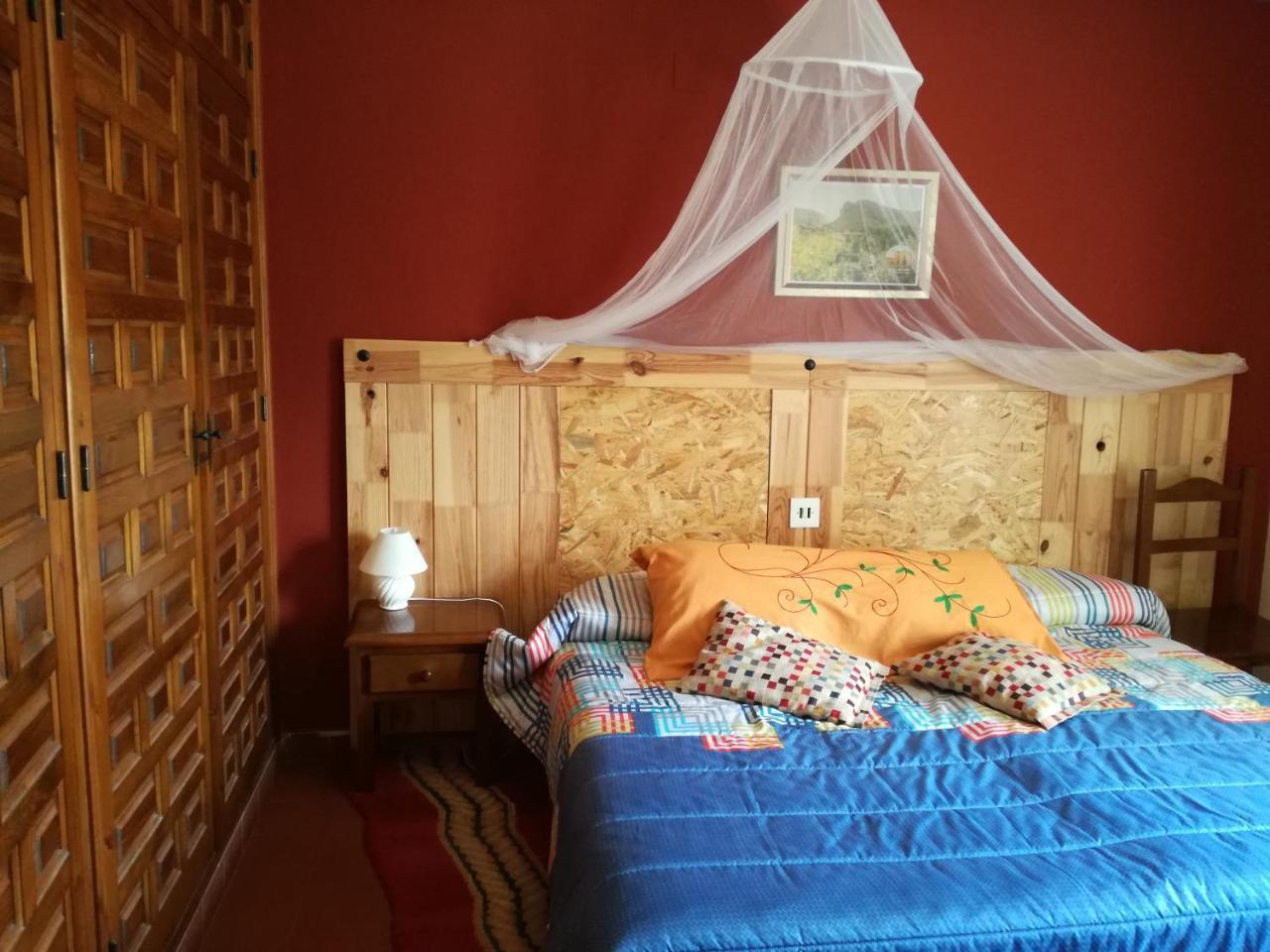 Hostal Del Tajo Пералехос-де-лас-Тручас Экстерьер фото